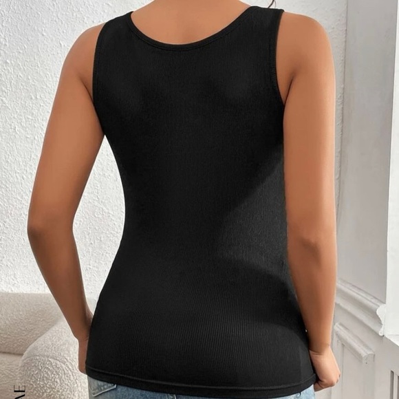 NWOT Shein Ribbed asymmetrical tank top - Picture 2 of 4